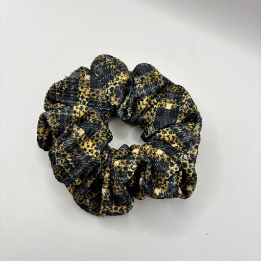 #118 Standard Scrunchie