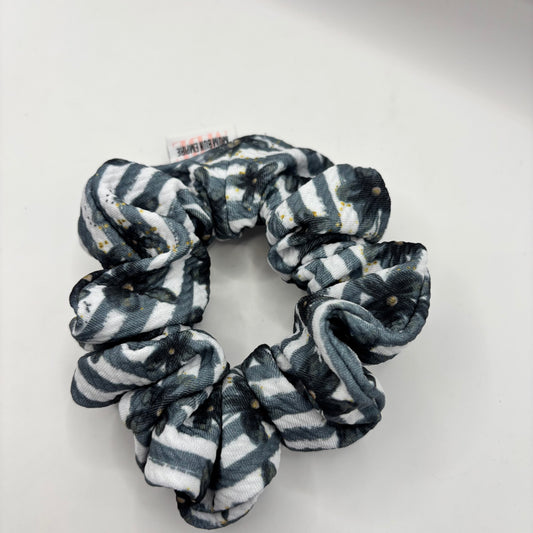 #98 Standard Scrunchie