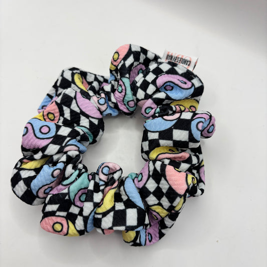 #132 Standard Scrunchie