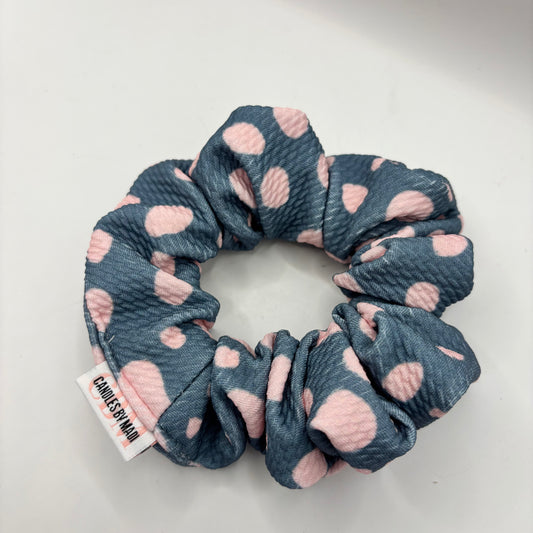 #135 Standard Scrunchie