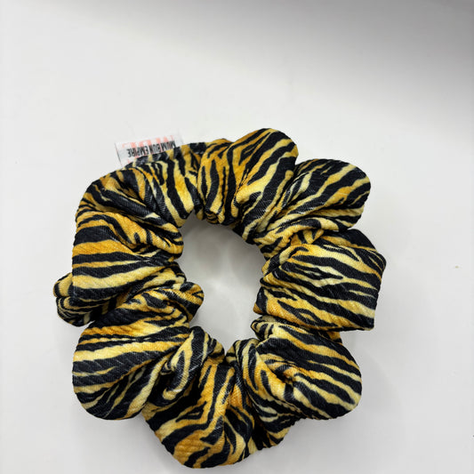 #137 Standard Scrunchie