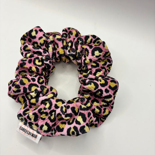 #143 Standard Scrunchie